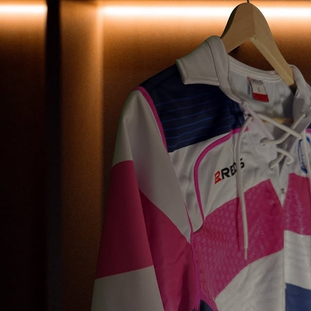 Custom 2Reds Floating Mockup